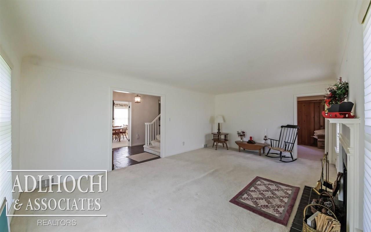 1047 Devonshire Road Grosse Pointe, MI 48230 - Photo 8 of 33 31301928-7.JPG
