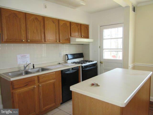 8337 Kendale Road Baltimore, MD 21234 - Photo 7 of 12 Kitchen