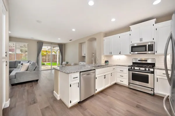 $565,000 | 5001 Brabant Way, Elk Grove, CA 95757