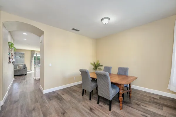 $565,000 | 5001 Brabant Way, Elk Grove, CA 95757