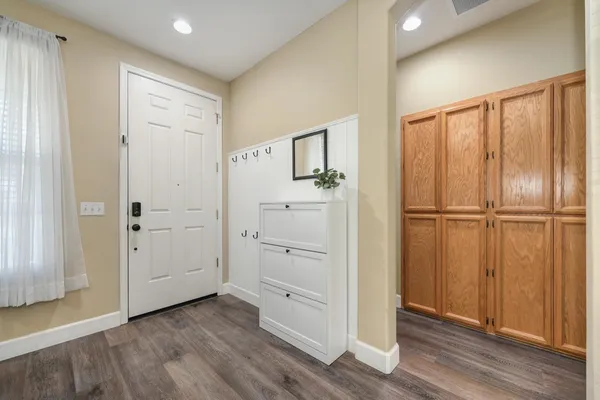 $565,000 | 5001 Brabant Way, Elk Grove, CA 95757