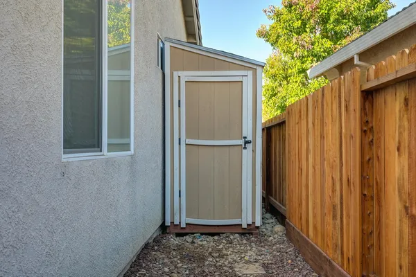 $565,000 | 5001 Brabant Way, Elk Grove, CA 95757