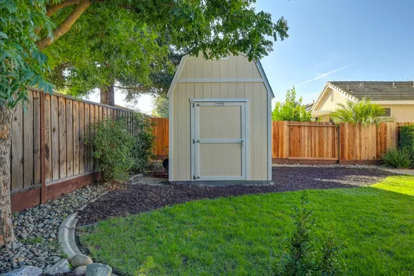 $565,000 | 5001 Brabant Way, Elk Grove, CA 95757