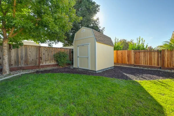 $565,000 | 5001 Brabant Way, Elk Grove, CA 95757