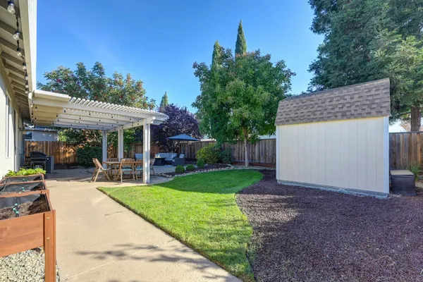 $565,000 | 5001 Brabant Way, Elk Grove, CA 95757