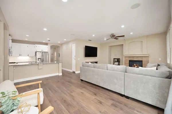 $565,000 | 5001 Brabant Way, Elk Grove, CA 95757