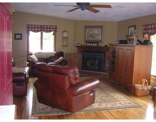 6 Cabot Road Danvers, MA 01923 - Photo 7 of 17 Gallery Image 7