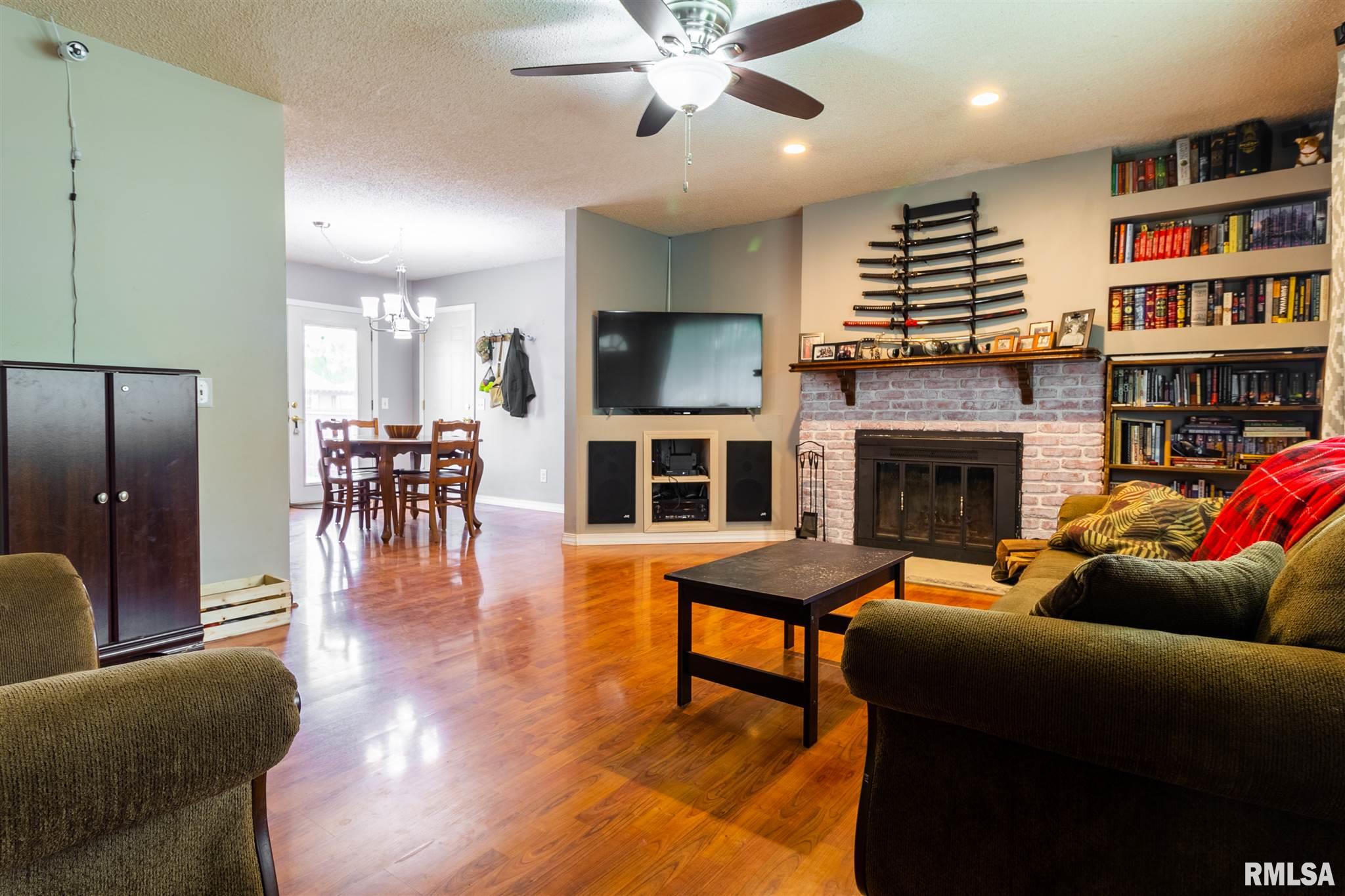 2912 Stokebridge Road Springfield, IL 62702 - Photo 4 of 19