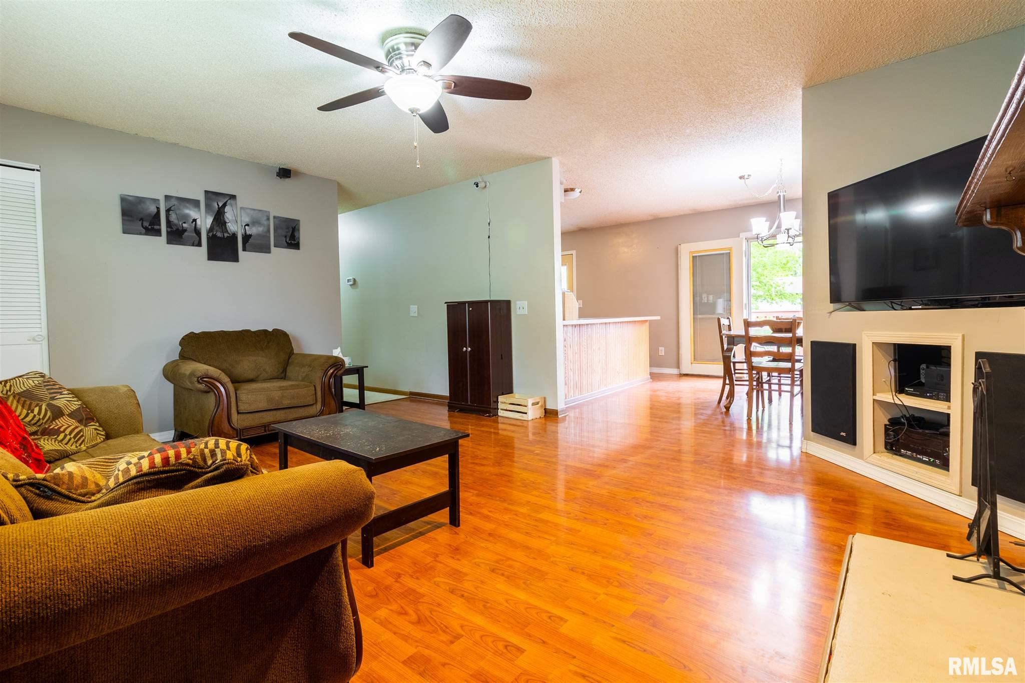2912 Stokebridge Road Springfield, IL 62702 - Photo 5 of 19