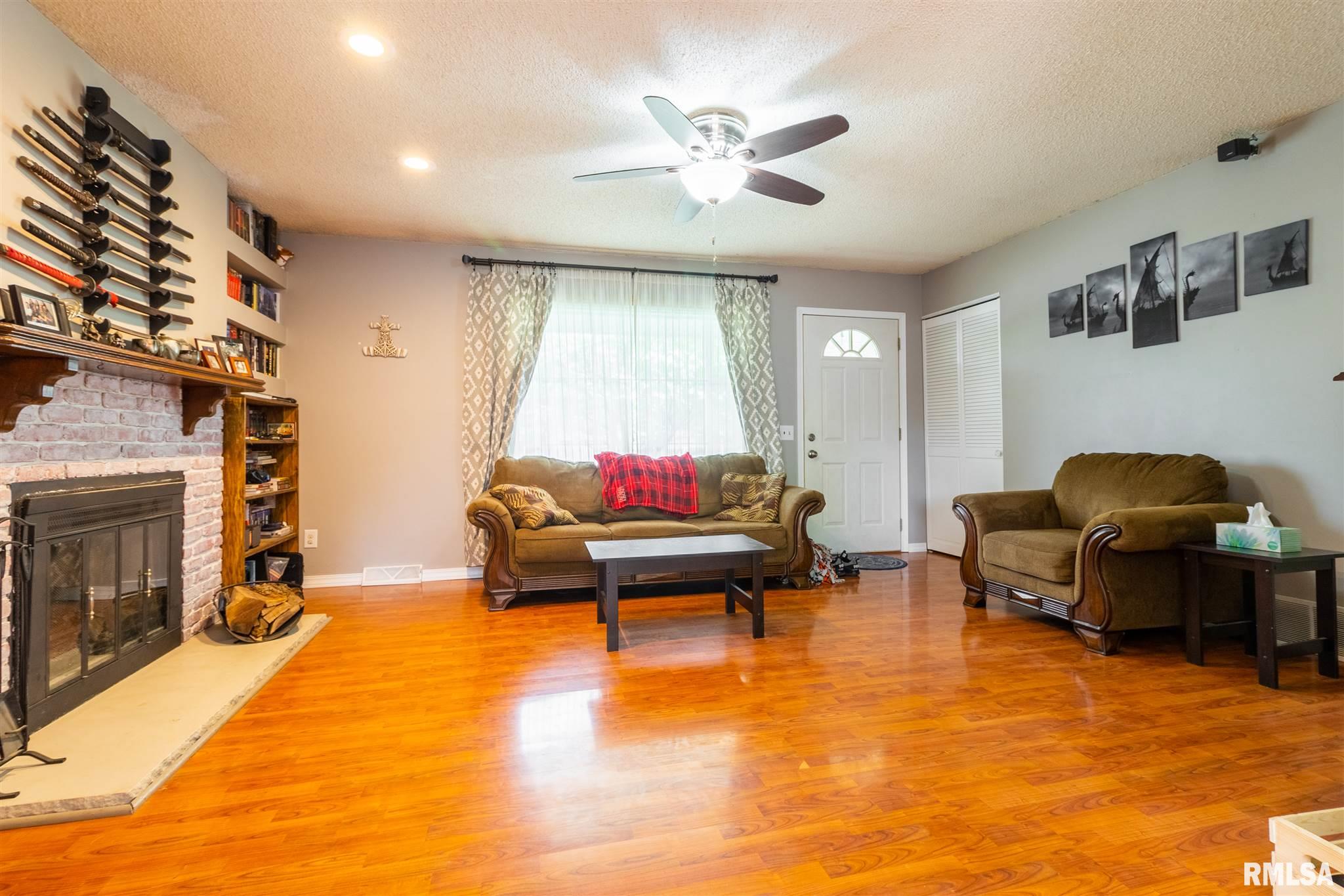 2912 Stokebridge Road Springfield, IL 62702 - Photo 6 of 19