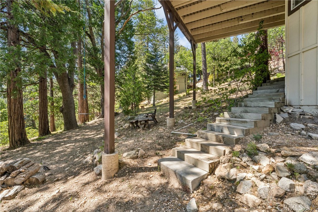 686 Grass Valley Road Lake Arrowhead, CA 92352 - Photo 38 of 55