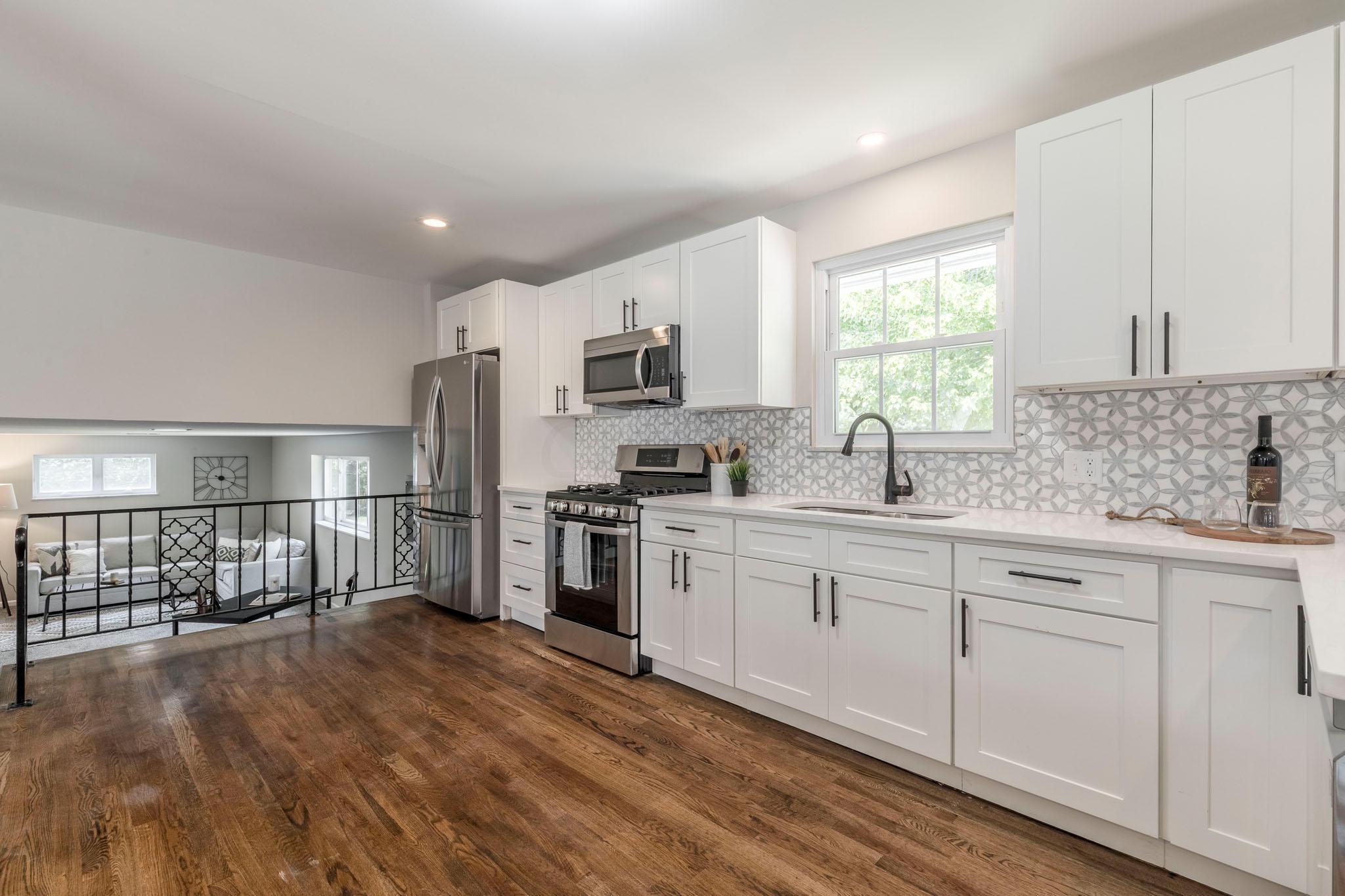 2230 Shoreham Road Columbus, OH 43220 - Photo 12 of 31