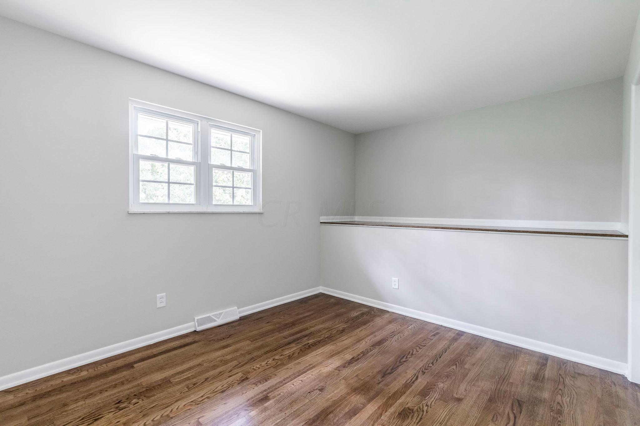 2230 Shoreham Road Columbus, OH 43220 - Photo 23 of 31