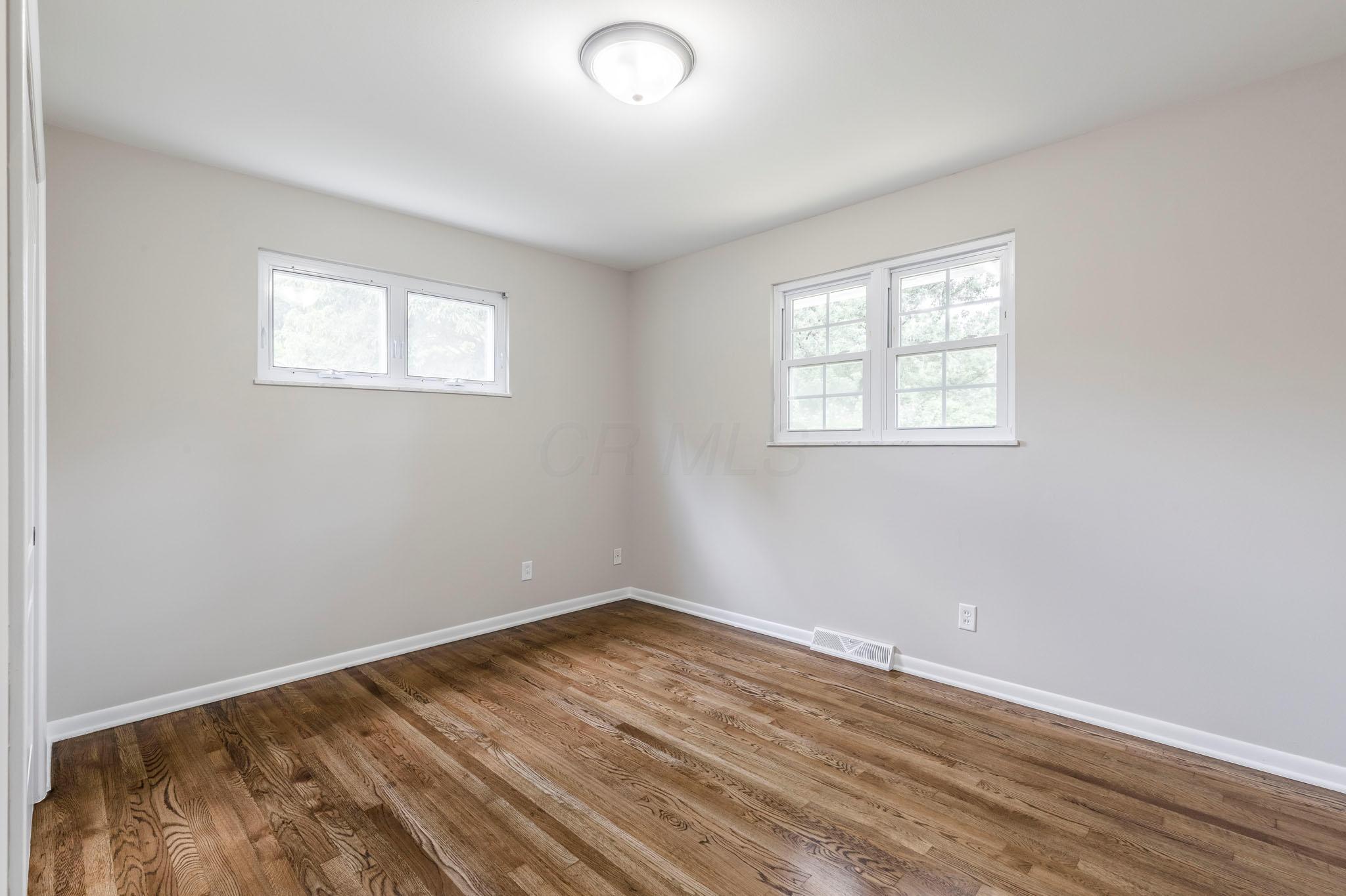 2230 Shoreham Road Columbus, OH 43220 - Photo 25 of 31