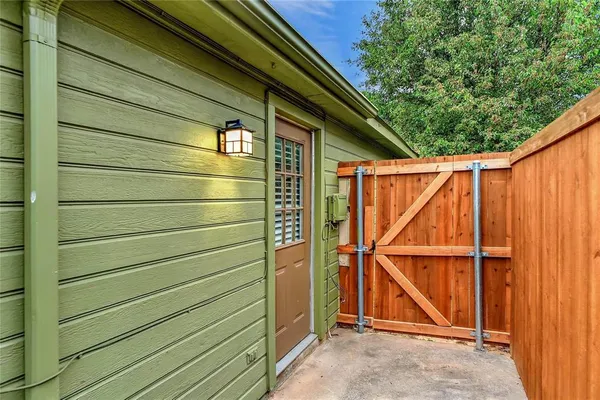 $1,200 | 1026 West Coffin Street, Unit 101, Denison, TX 75020