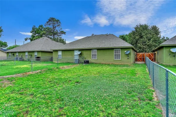 $1,200 | 1026 West Coffin Street, Unit 101, Denison, TX 75020