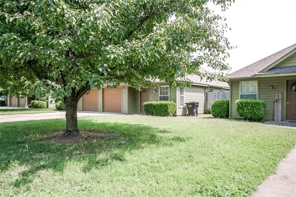 $1,200 | 1026 West Coffin Street, Unit 101, Denison, TX 75020
