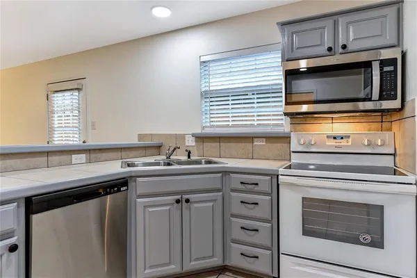 $1,200 | 1026 West Coffin Street, Unit 101, Denison, TX 75020