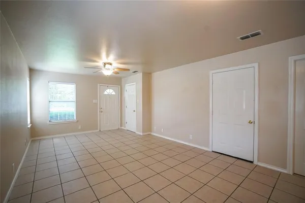 $1,200 | 1026 West Coffin Street, Unit 101, Denison, TX 75020