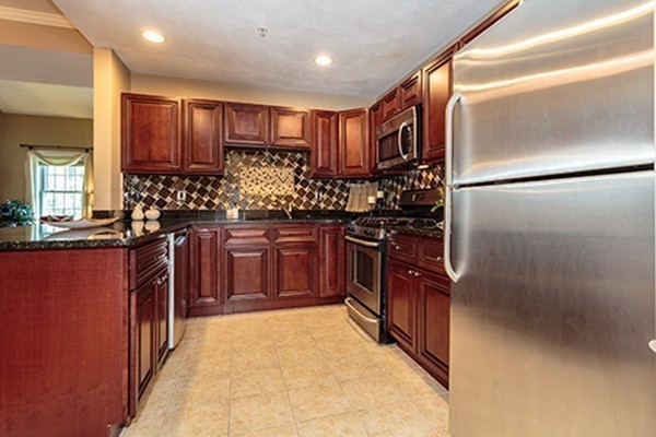 82 Virginia Road, Unit 407 Lincoln, MA 01773 - Photo 4 of 19 Gallery Image 4