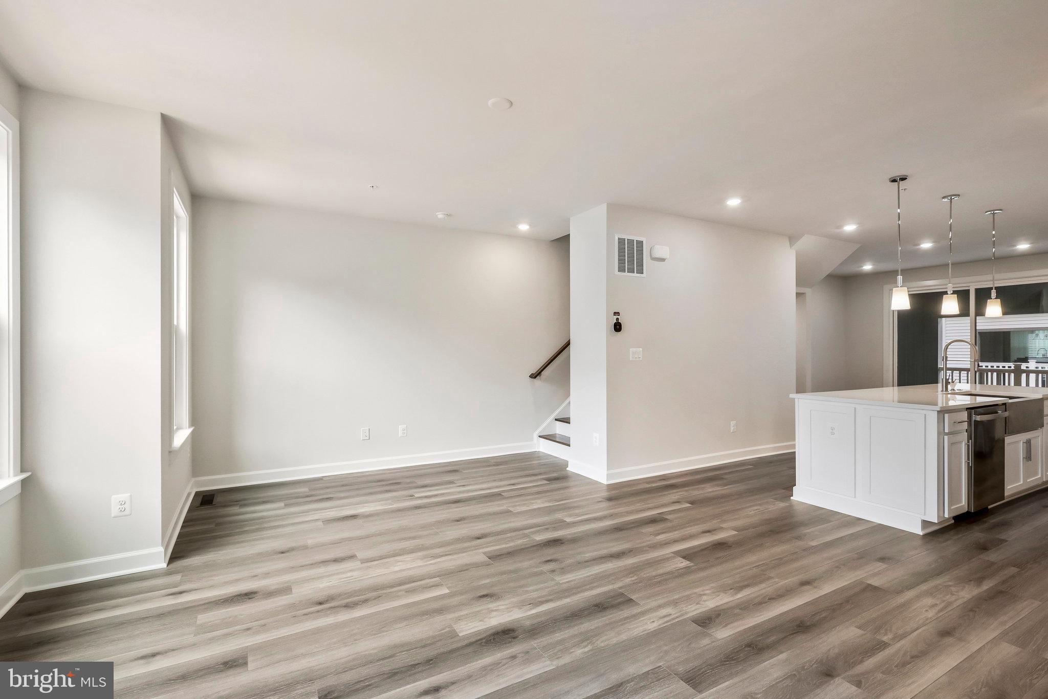 5309 8th Road South Arlington, VA 22204 - Photo 4 of 48 Gallery Image 4