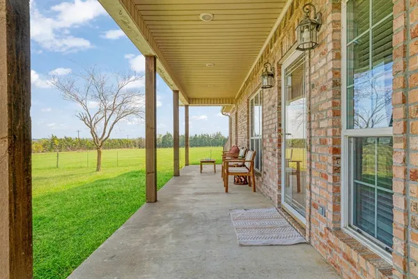 $529,900 | 898 Farm Road 1700, Clarksville, TX 75426