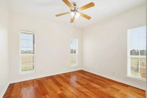 $529,900 | 898 Farm Road 1700, Clarksville, TX 75426