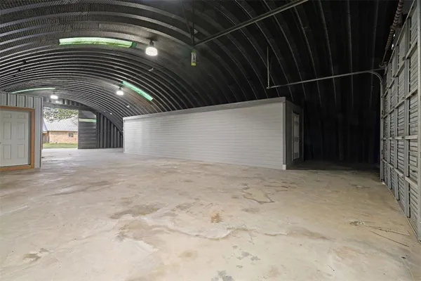 $529,900 | 898 Farm Road 1700, Clarksville, TX 75426