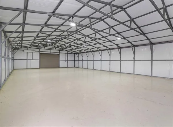 $529,900 | 898 Farm Road 1700, Clarksville, TX 75426