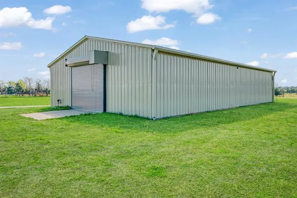 a view of a tennis court