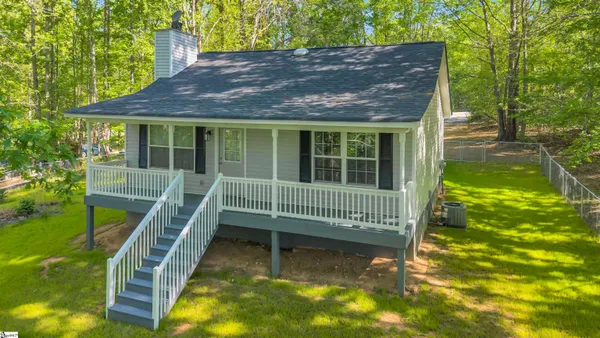 $300,000 | 425 Cochise Drive, Waterloo, SC 29384