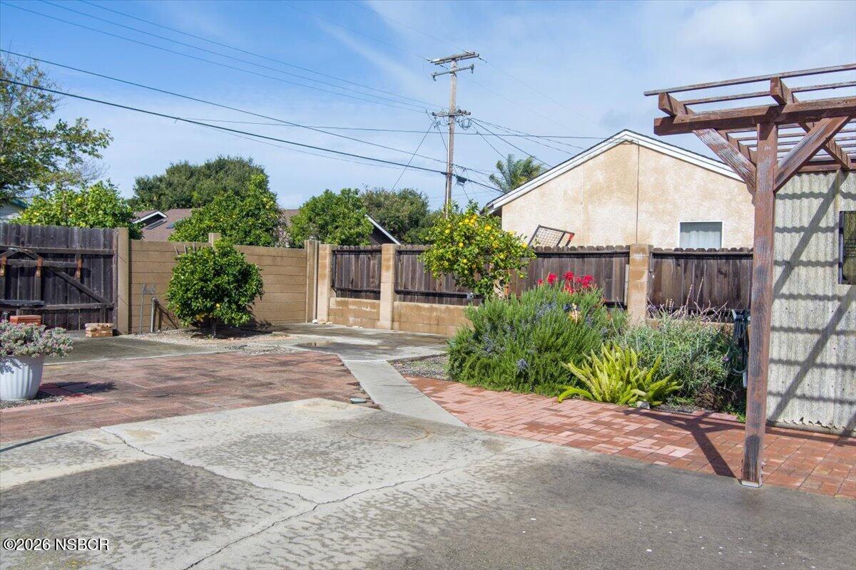 425 South J Street Lompoc, CA 93436 - Photo 38 of 43 39 back yard