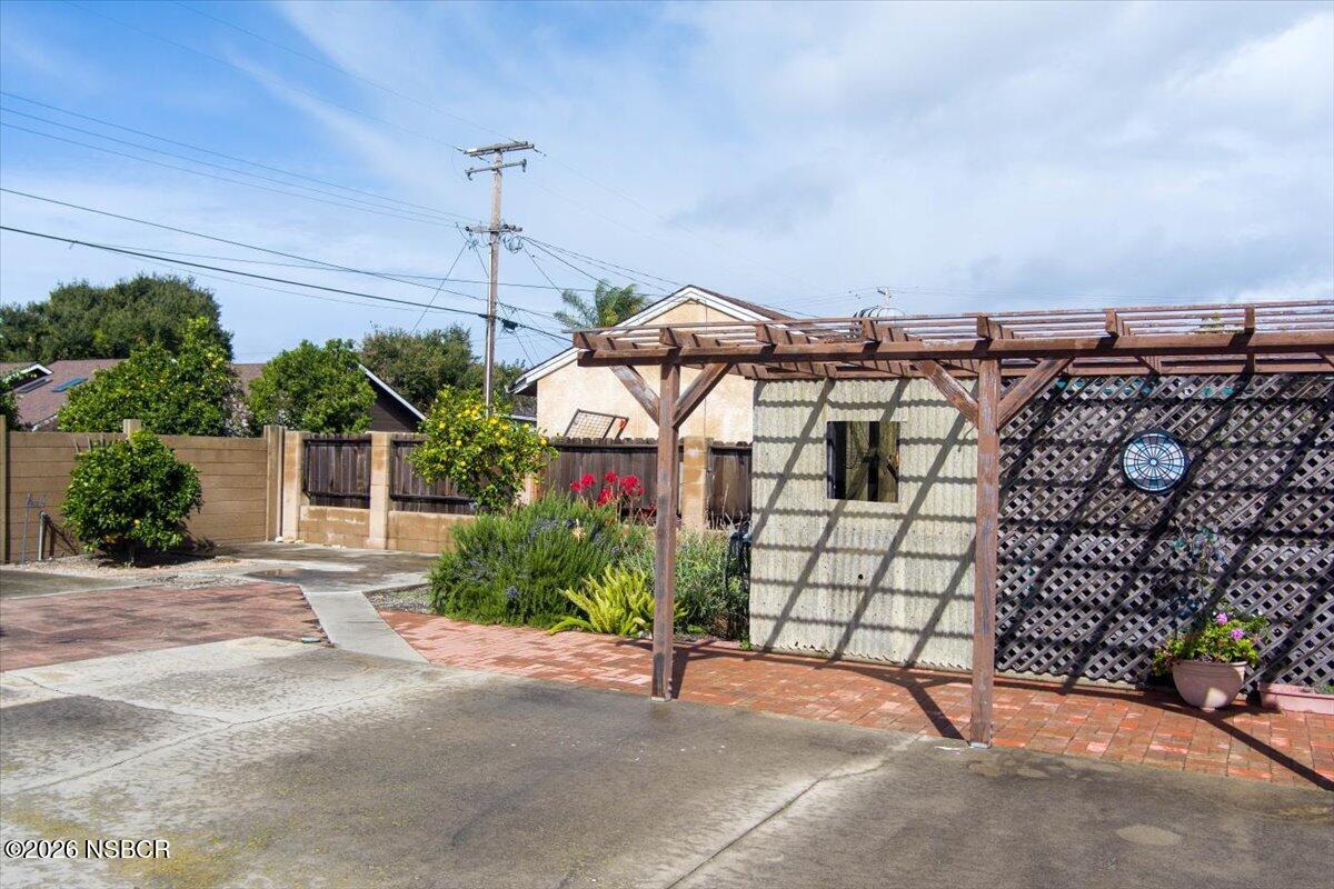 425 South J Street Lompoc, CA 93436 - Photo 39 of 43 40 back yard