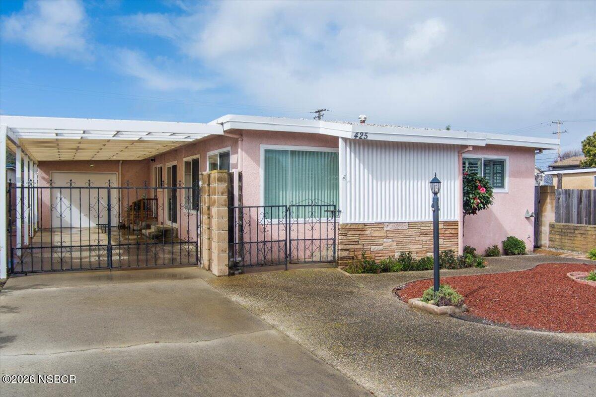 425 South J Street Lompoc, CA 93436 - Photo 4 of 43 4 front
