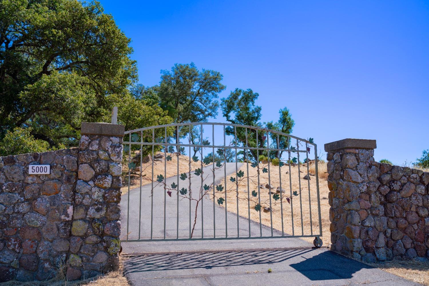 5000 Upper Ridge Road Santa Rosa, CA 95404 - Photo 2 of 20