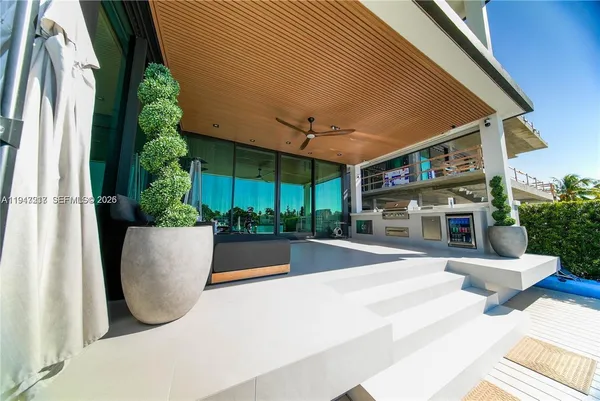 a view of outdoor space yard and patio