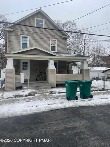 $1,700 | 120 Elizabeth Street, Unit 1, East Stroudsburg, PA 18301