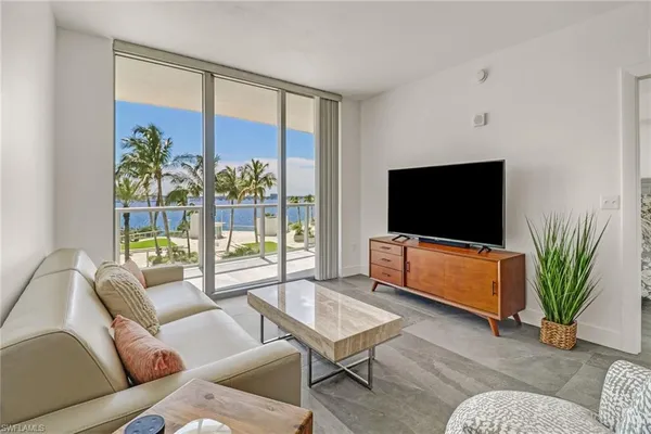 $2,500 | 3000 Oasis Grand Boulevard, Unit 606, Fort Myers, FL 33916