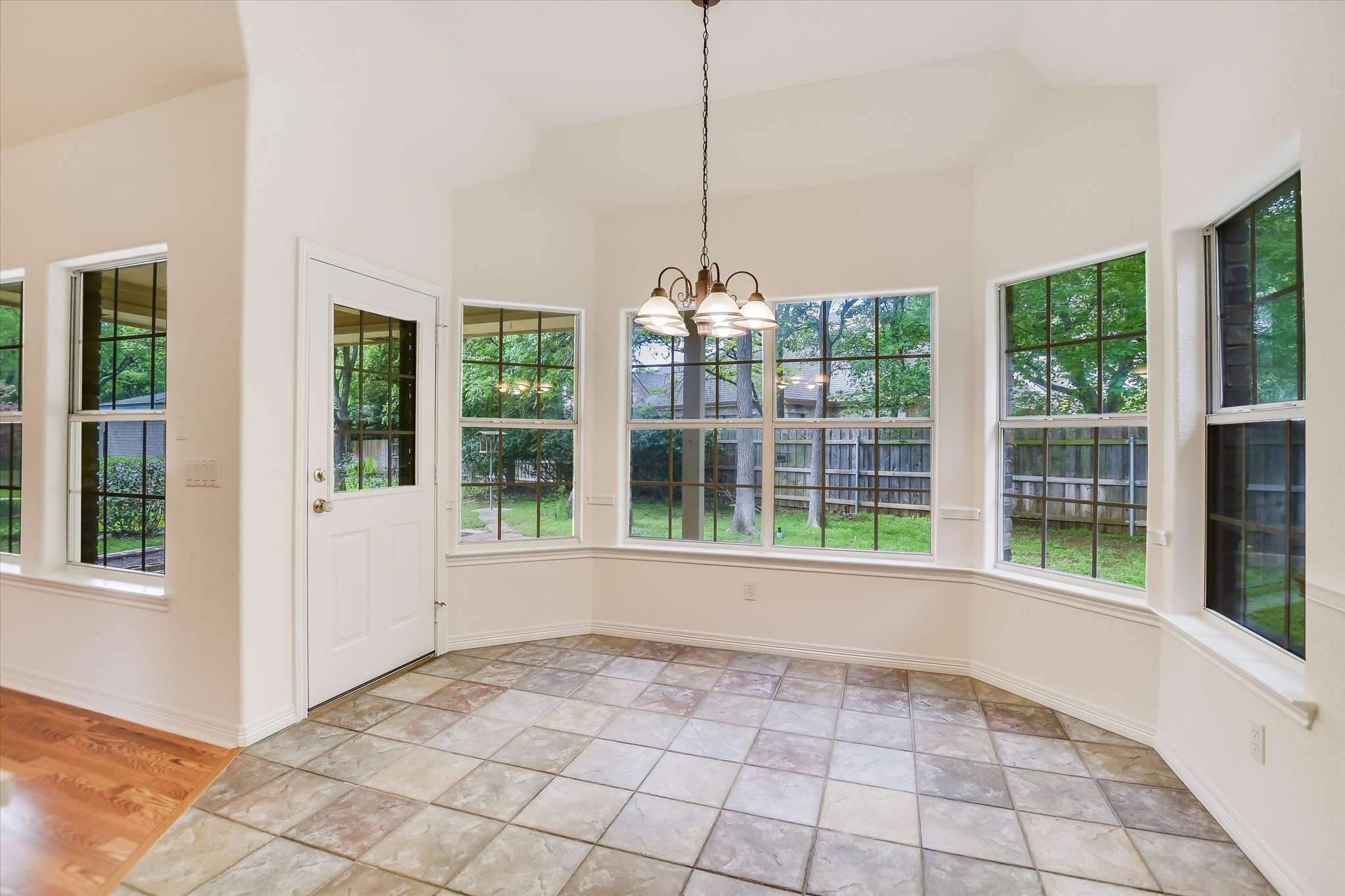 109 Stacey Cove Georgetown, TX 78628 - Photo 10 of 22 Breakfast area overlooking the backyard.