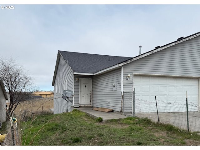 a view of backyard of house