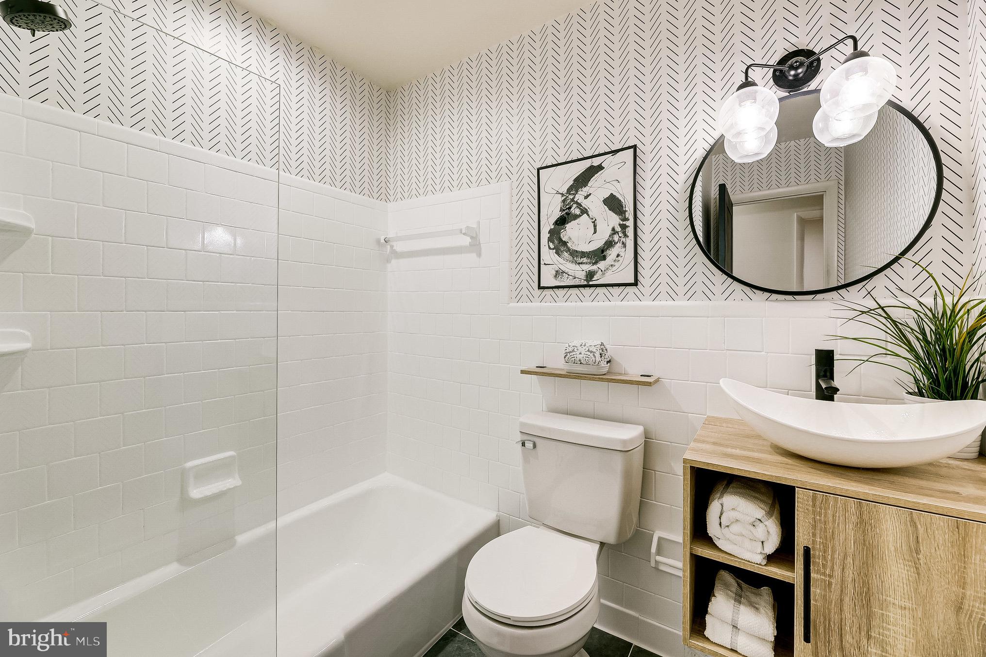 10405 Thrift Road Clinton, MD 20735 - Photo 13 of 27 Hall Bath