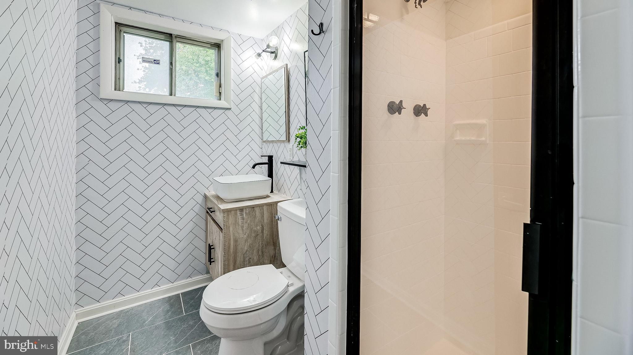 10405 Thrift Road Clinton, MD 20735 - Photo 23 of 27 Basement Bath