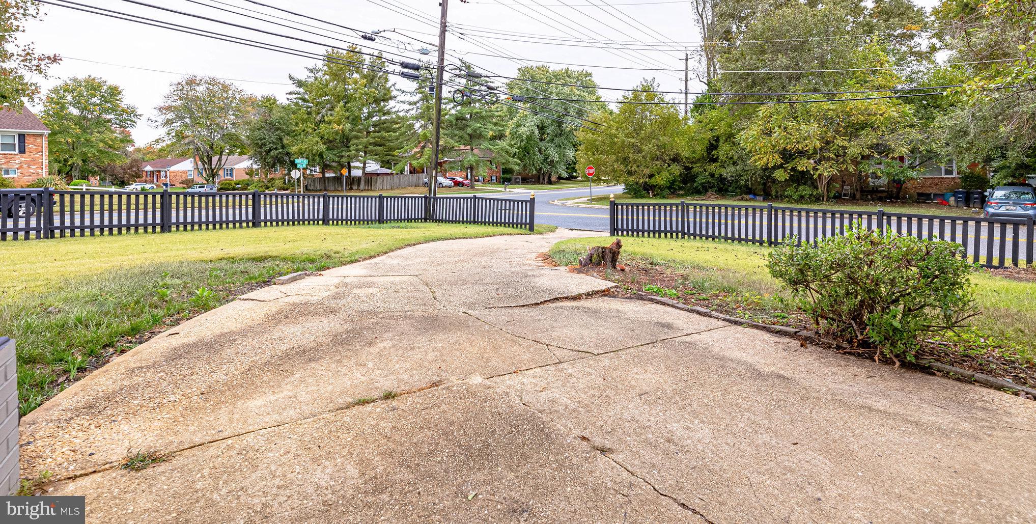 10405 Thrift Road Clinton, MD 20735 - Photo 4 of 27 Gallery Image 4