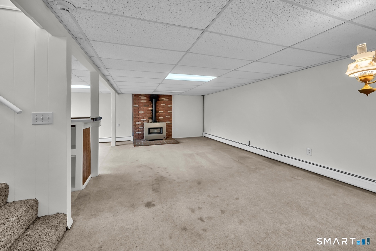 18 Dean Road Brookfield, CT 06804 - Photo 14 of 19