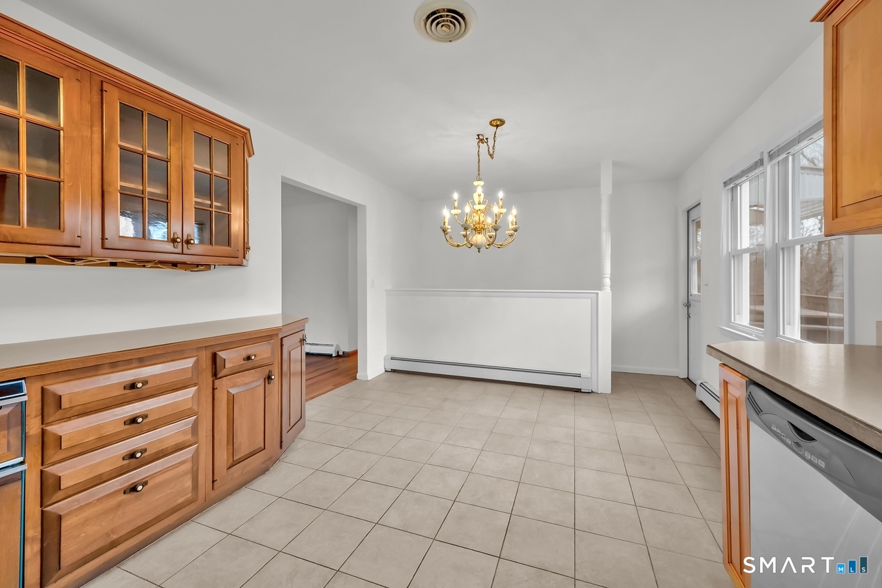 18 Dean Road Brookfield, CT 06804 - Photo 7 of 19