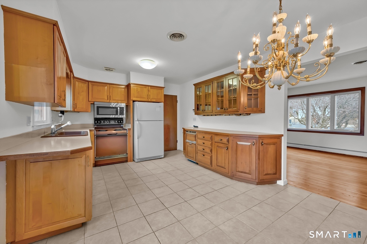 18 Dean Road Brookfield, CT 06804 - Photo 8 of 19