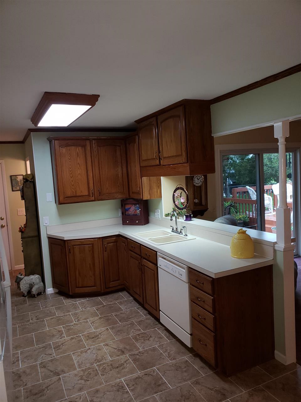 1056 Ramsgate Road Flint, MI 48532 - Photo 10 of 23 31380916-9.JPG
