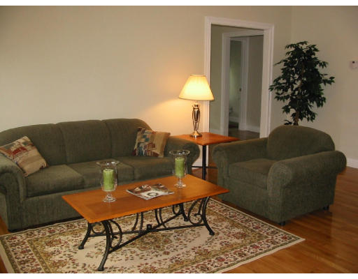 45 Grapevine Avenue Lexington, MA 02421 - Photo 2 of 6