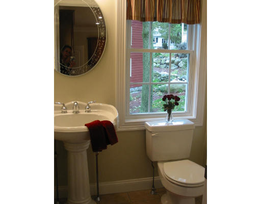 45 Grapevine Avenue Lexington, MA 02421 - Photo 5 of 6
