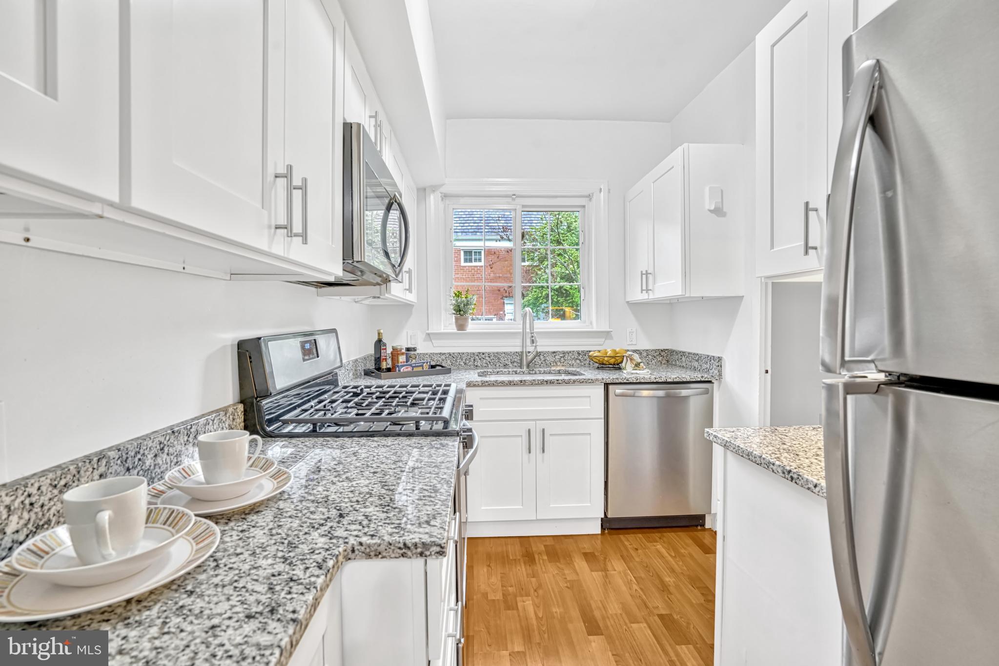 3221 Gunston Road Alexandria, VA 22302 - Photo 11 of 28 Updated Kitchen